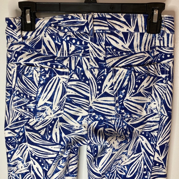 J. McLaughlin, Size 0 Blue and White print stretch Jeans - Picture 6 of 9